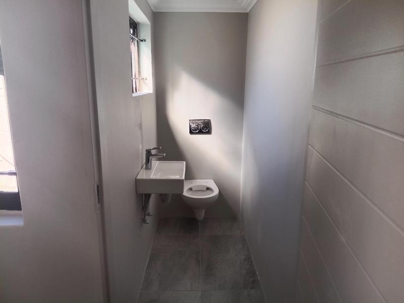 To Let 3 Bedroom Property for Rent in Peerless Park North Western Cape